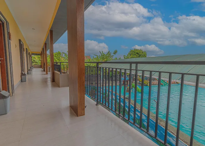 ゲストハウス Srinadi Waterpark Klungkung